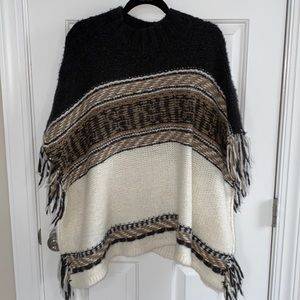 Free People Wool Poncho Knit Fringe Sweater, Size XS/S TP/P, Great condition.
